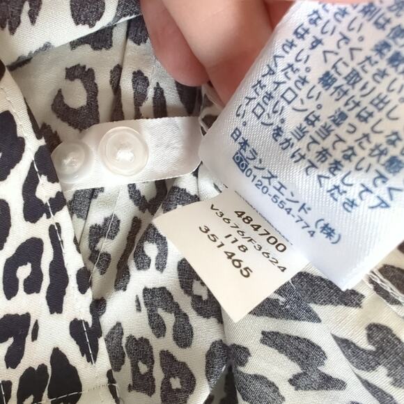 Lands' End Women's Leopard Print Button Up Long Sleeve Top Size 8 Medium No Iron - Picture 5 of 6